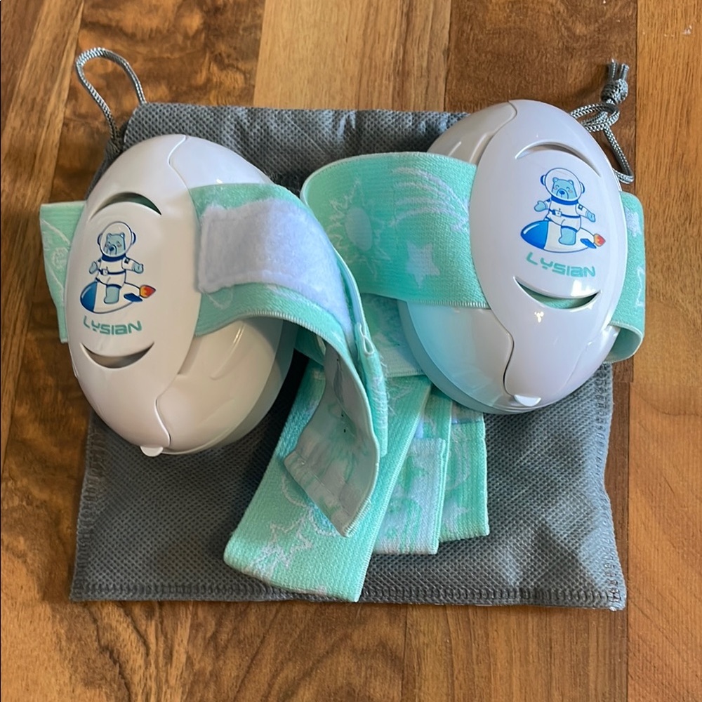 Lysian Baby ear pads in White and Mint